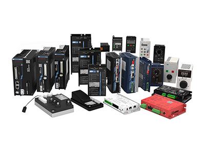 Controlador de velocidad y controlador de motor