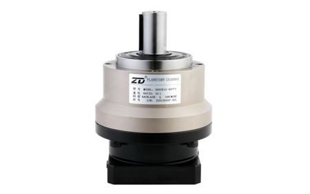 Reductor planetario de engranaje helicoidal ZE